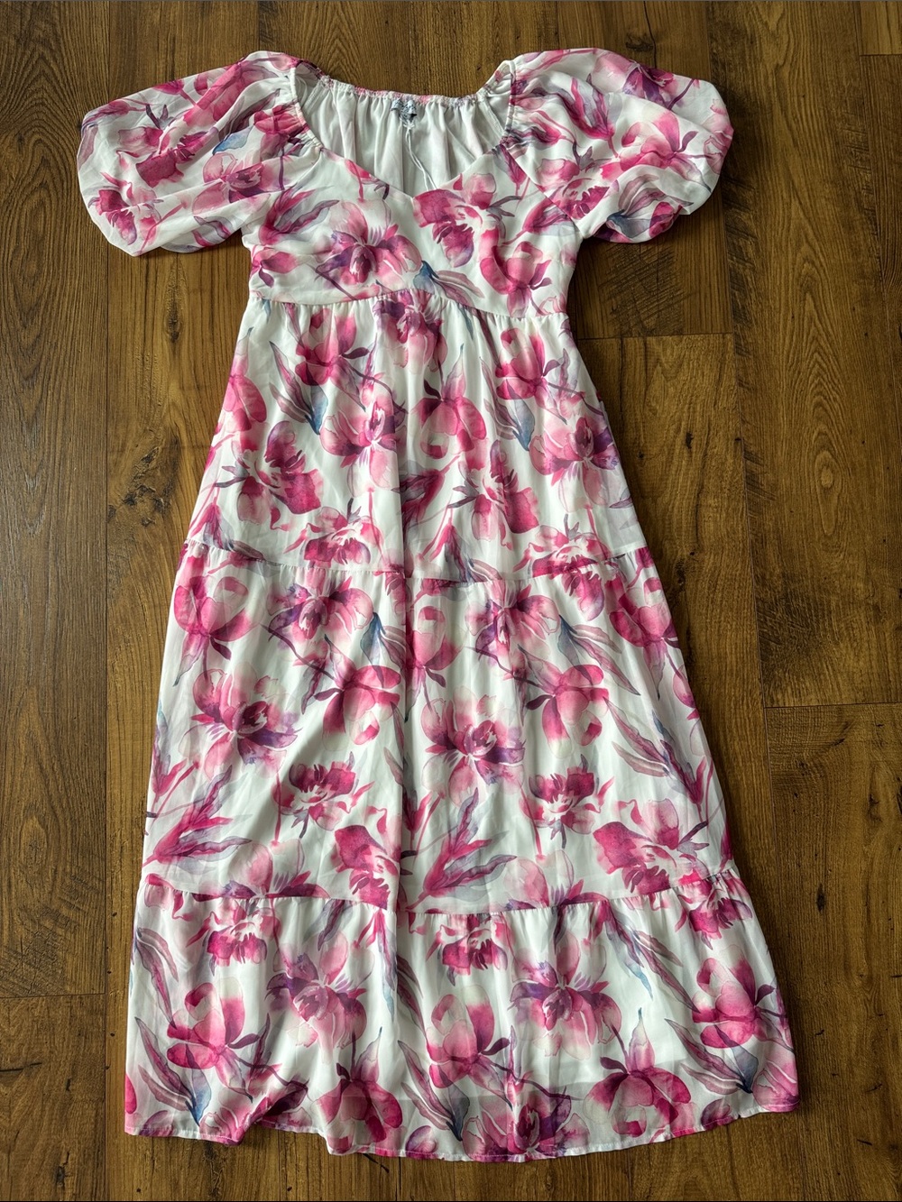 NWT floral maternity dress, size medium